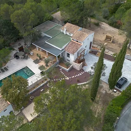 Villa Des Terres With Pool *